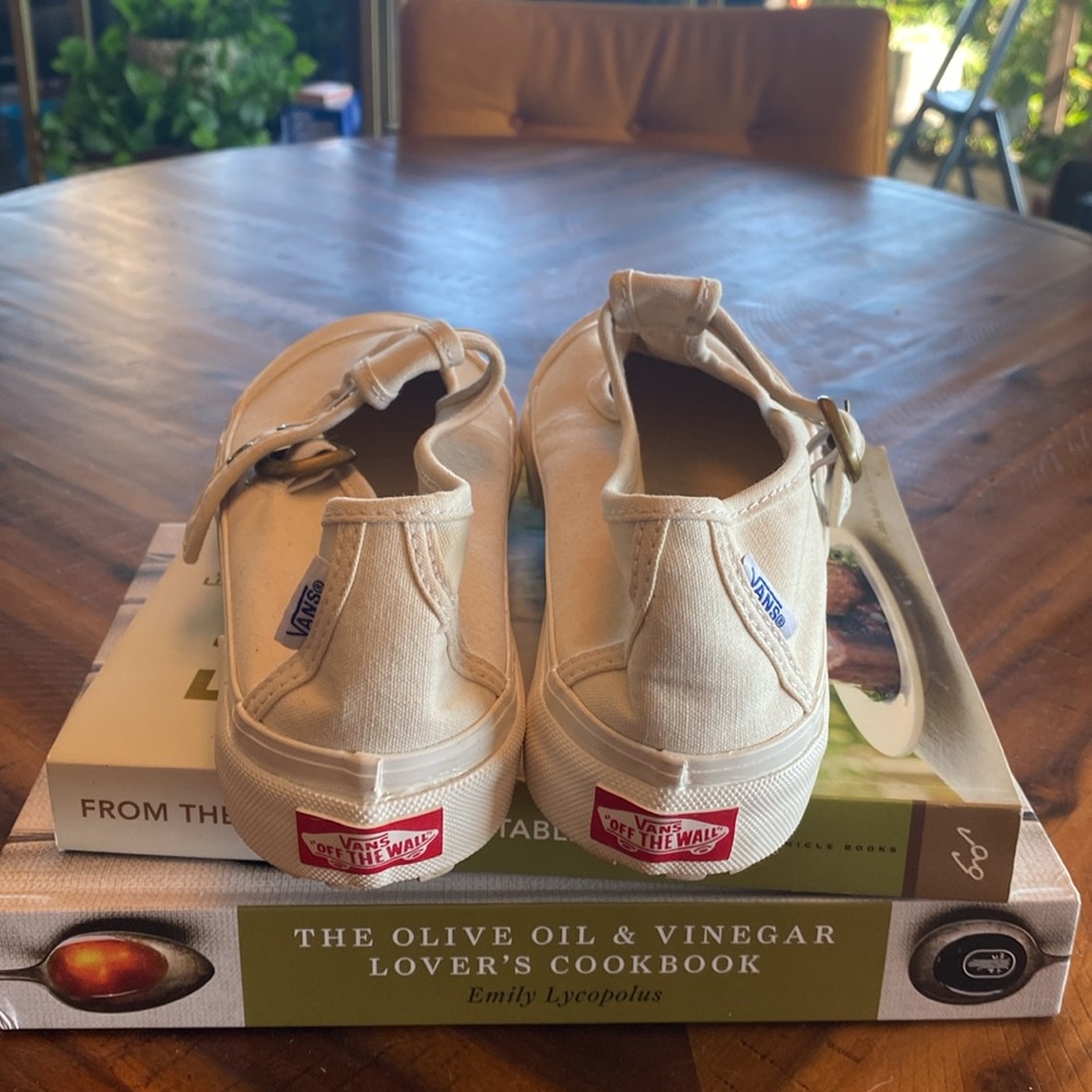 COPY - Brand new never worn women’s Vans - Picture 3 of 6